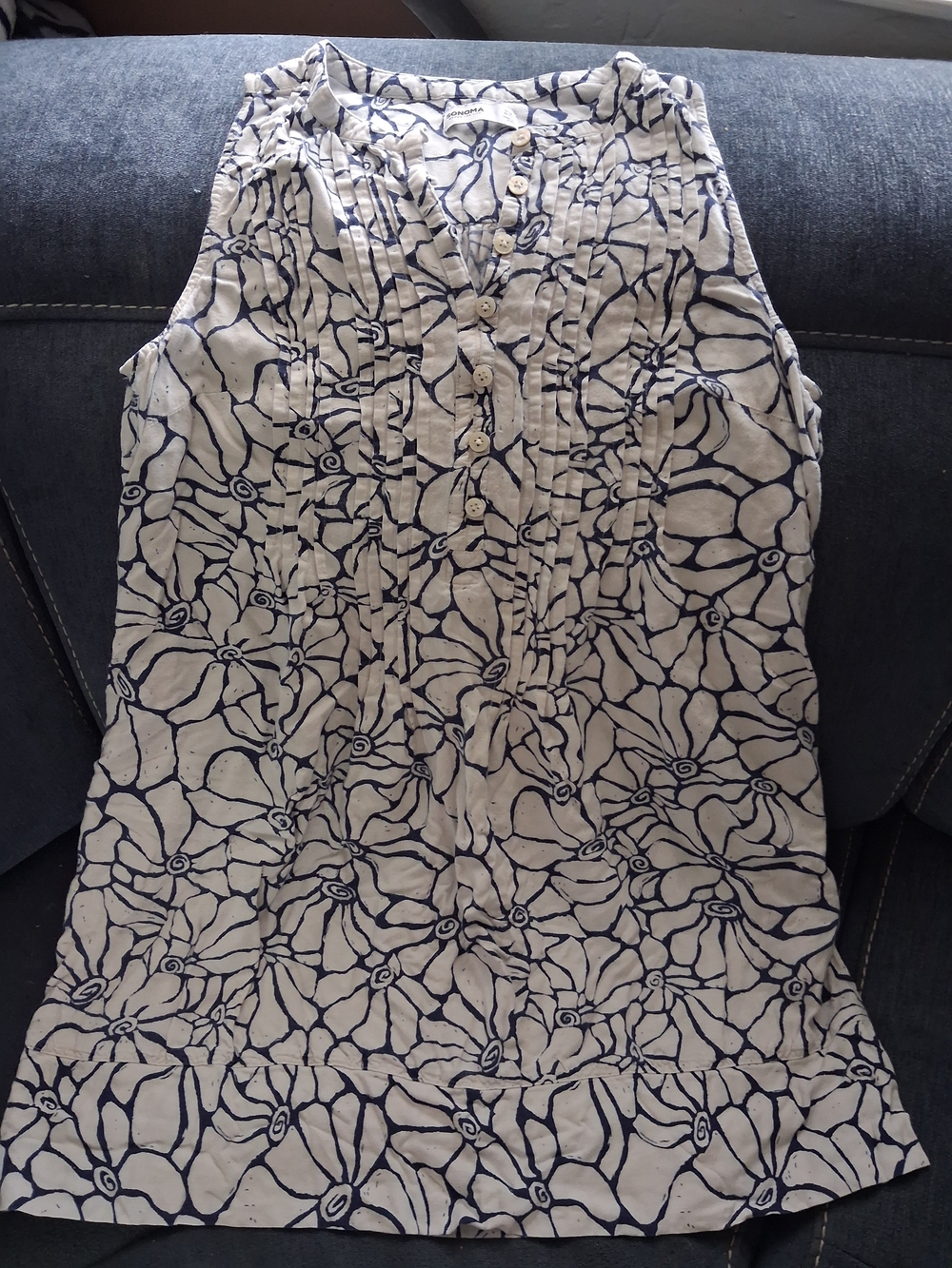 Sonoma Navy Floral Button-Front Sleeveless Top